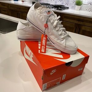 Nike Court Legacy Canvas new with tags!
